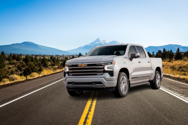 Chevrolet Silverado High Country vs GMC Sierra Denali – A Battle of Chrome”